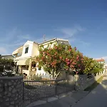 Apartment Veronika Vrsi