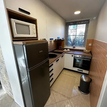 Apartment Veronika Vrsi