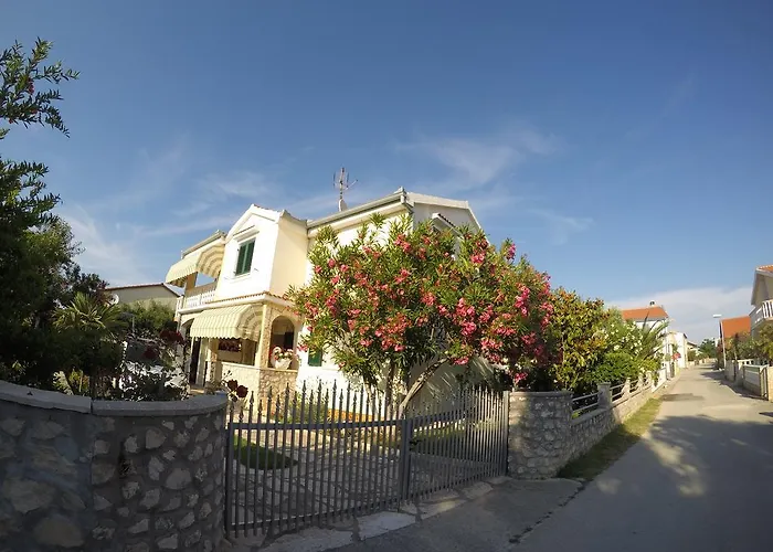 Apartment Veronika Vrsi